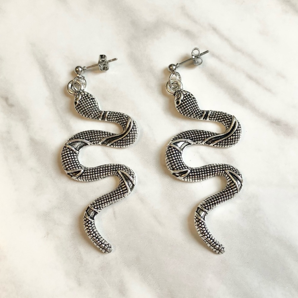🎉 New Silver Snake Dangling Stud Earrings